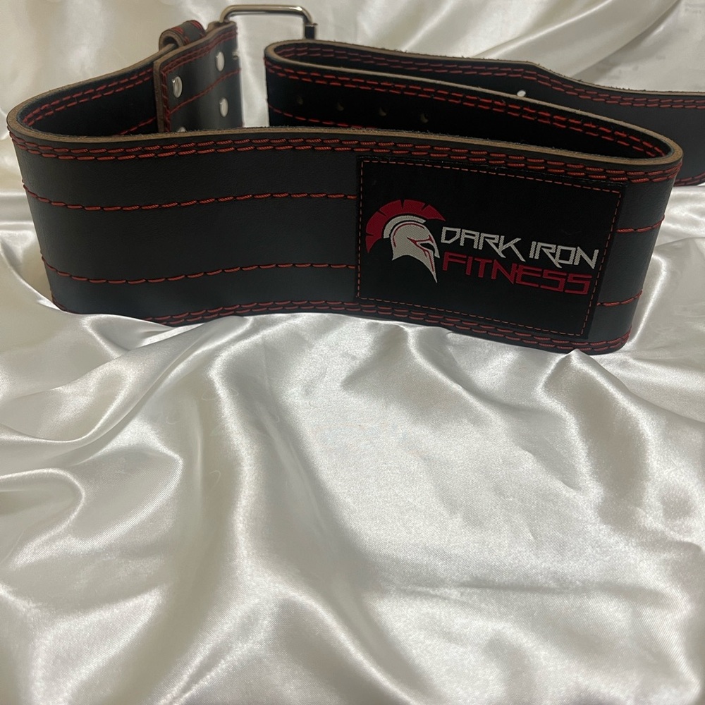 Black and Red Men's Weightlifting Belt